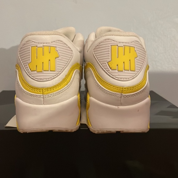 Nike x Undefeated Air Max 90 - Picture 3 of 7